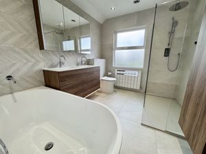Family Bathroom- click for photo gallery